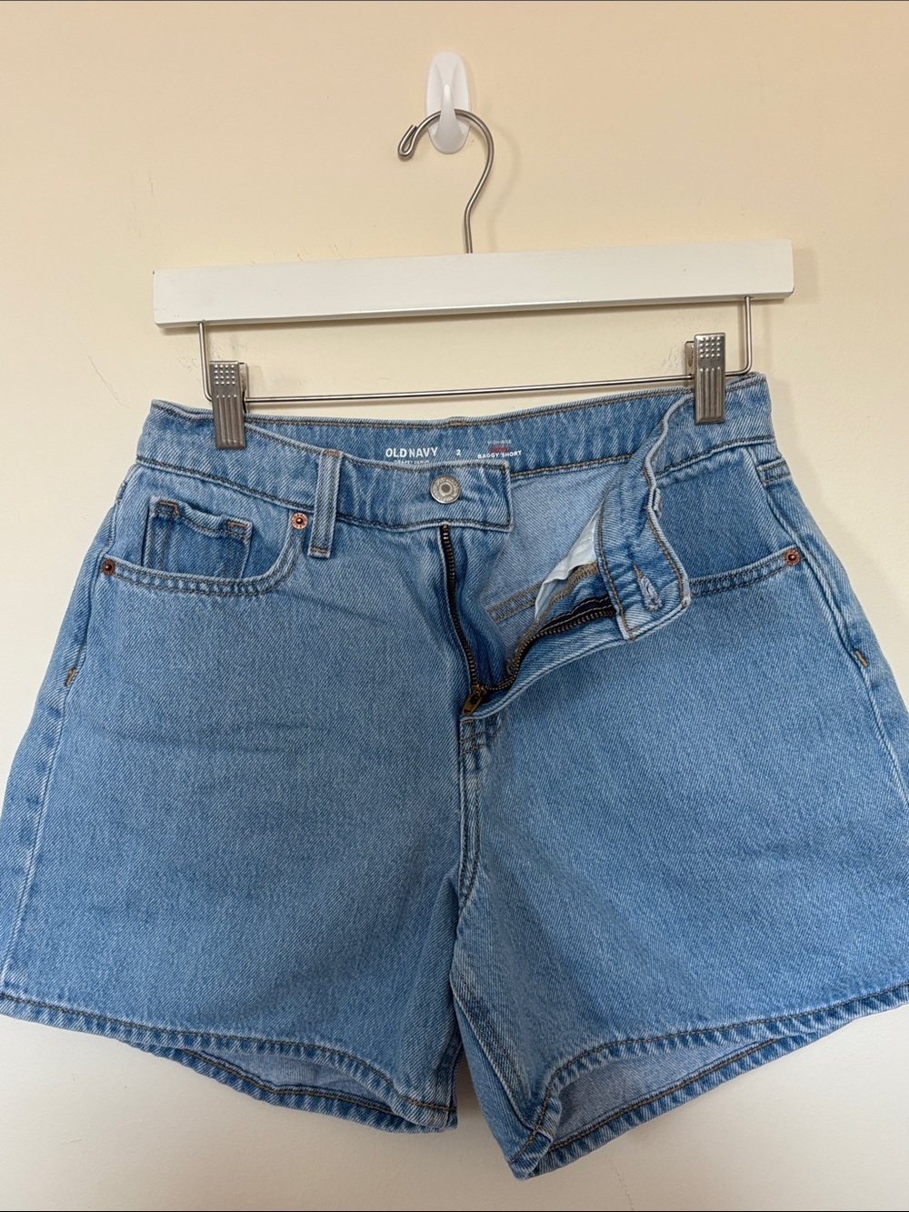 Old Navy Women’s Light Blue Denim High-Rise Baggy Short HighWaist Women’s Shorts - Picture 3 of 11